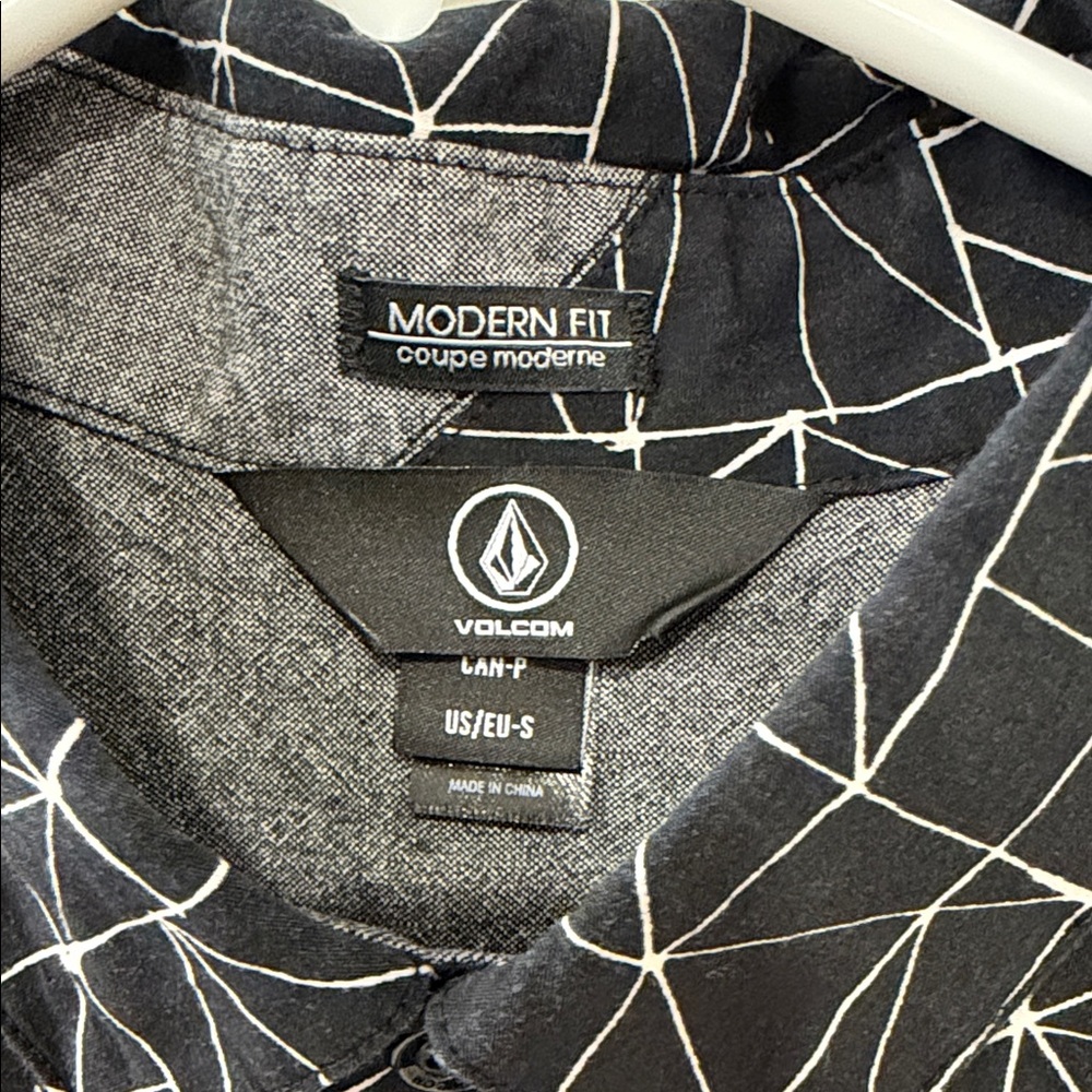 Volcom Black Geometric Pattern Shirt - Picture 3 of 3